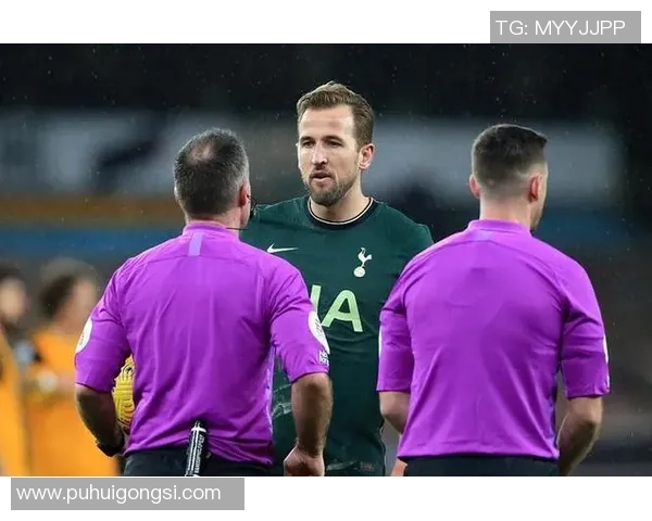 埃因霍温迎战热刺欧洲赛场激情对决引发球迷热议 埃因霍温迎战热刺欧洲赛场激情对决引发球迷热议